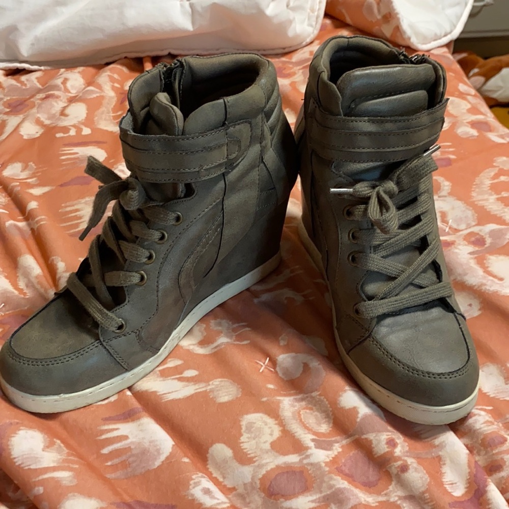 Sneaker wedges 🤩